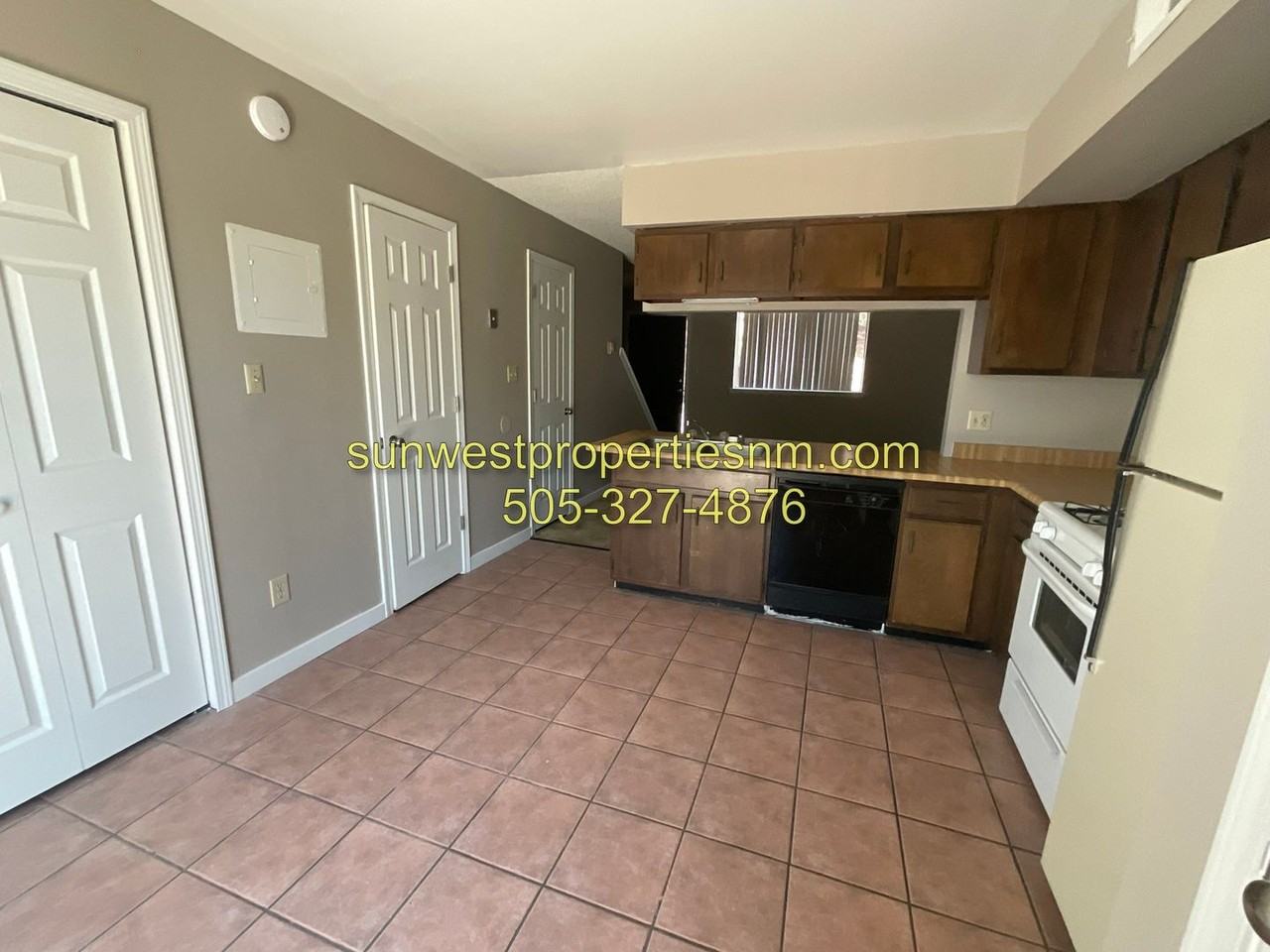 Farmington Ave. 1601 - Photo 3 of 8