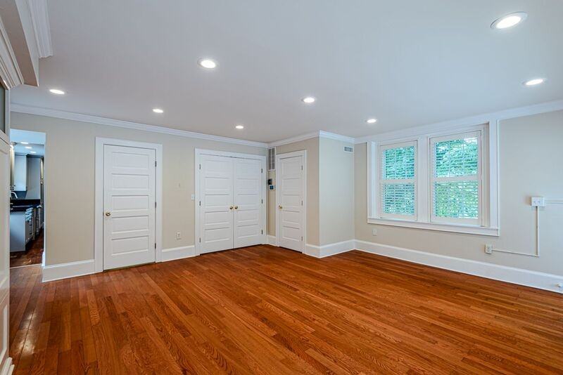 36 Evelyn Pl - Photo 3 of 50