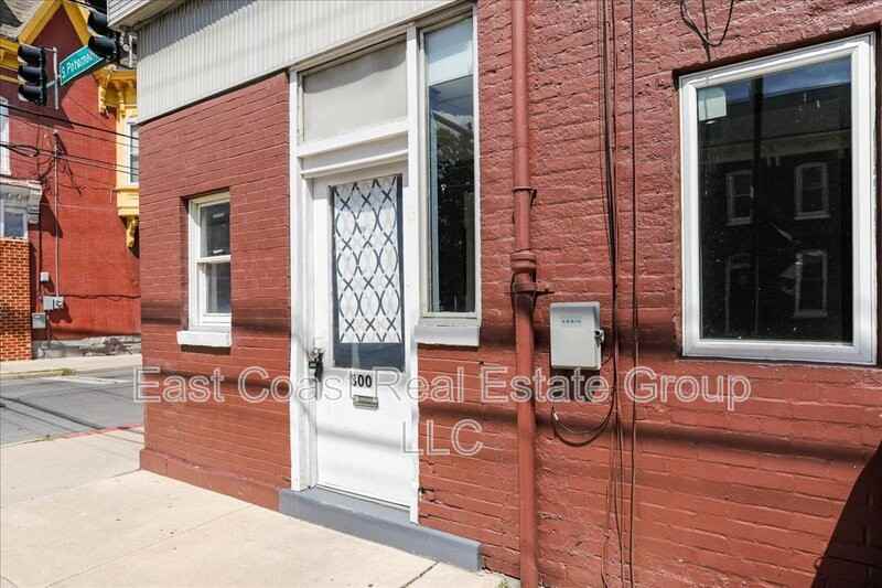 300 S Potomac St - Photo 2 of 22