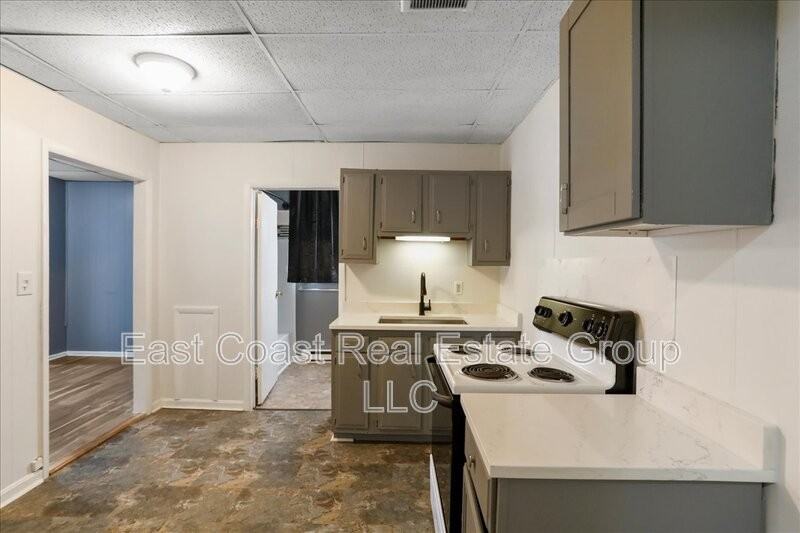 300 S Potomac St - Photo 6 of 22