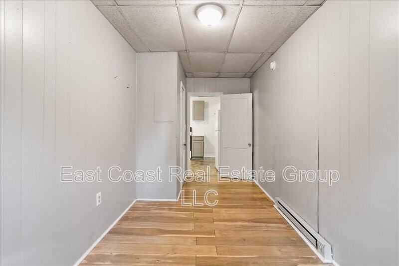 300 S Potomac St - Photo 7 of 22