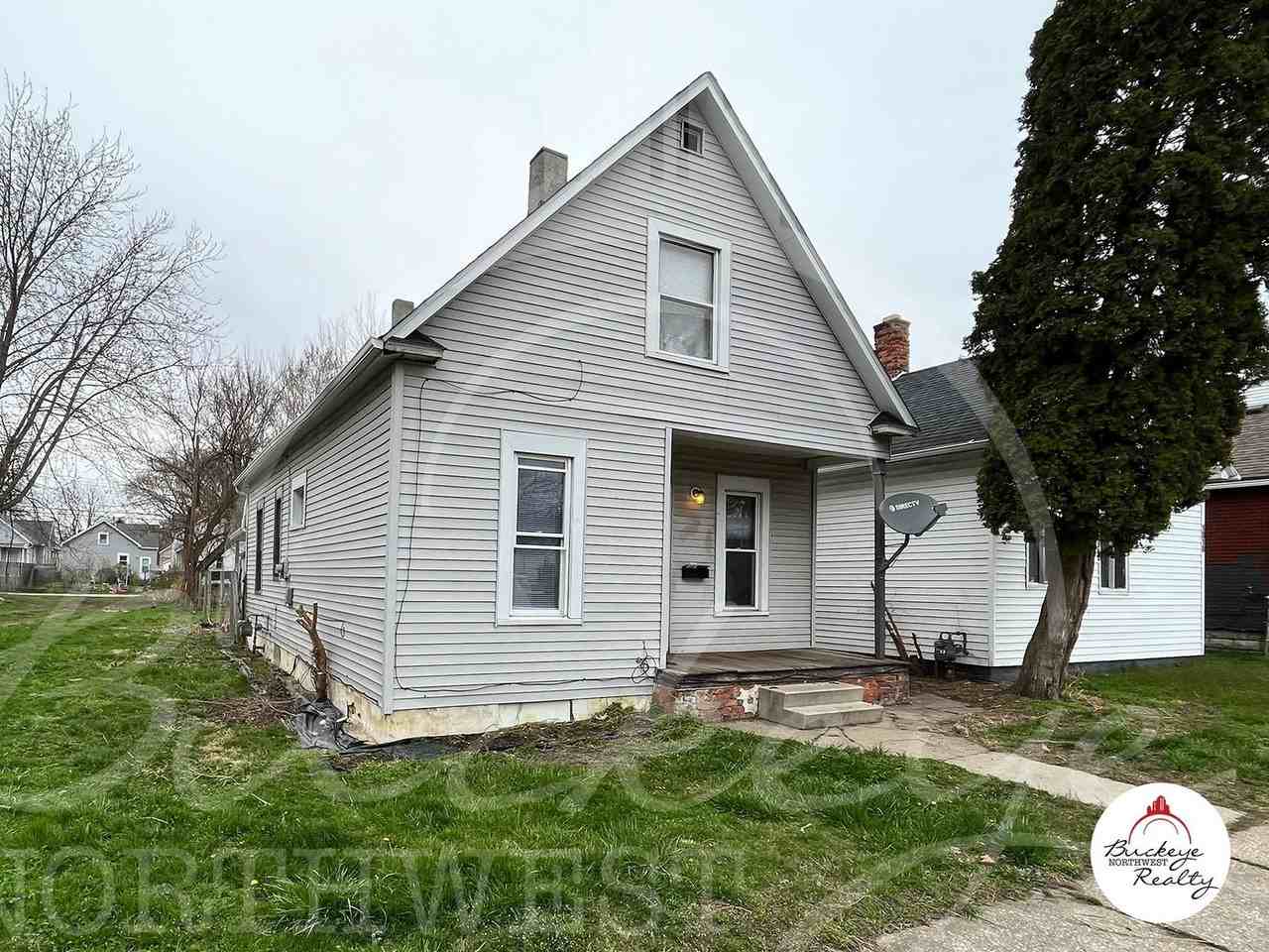1012 Prouty Ave - Photo 2 of 15