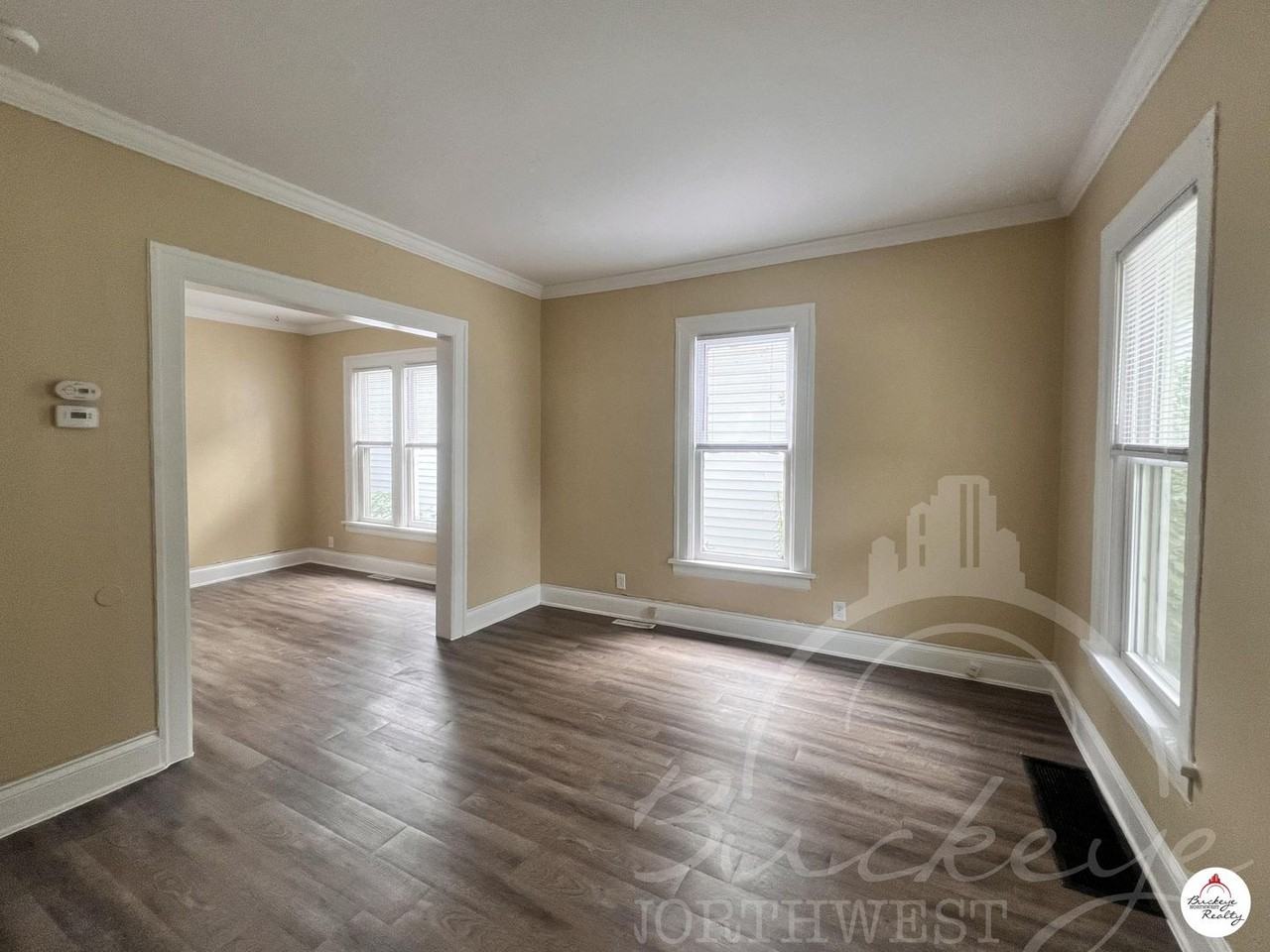 1012 Prouty Ave - Photo 3 of 15