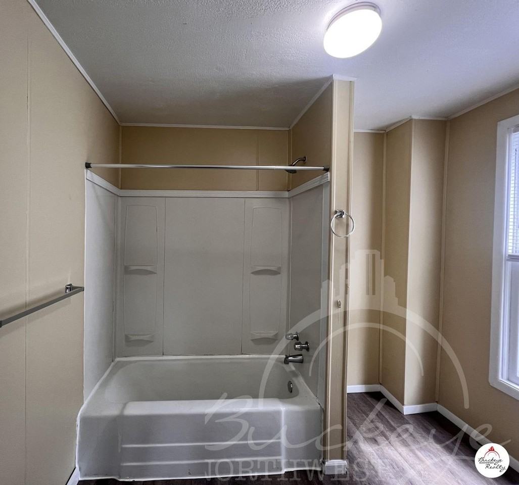 1012 Prouty Ave - Photo 6 of 15