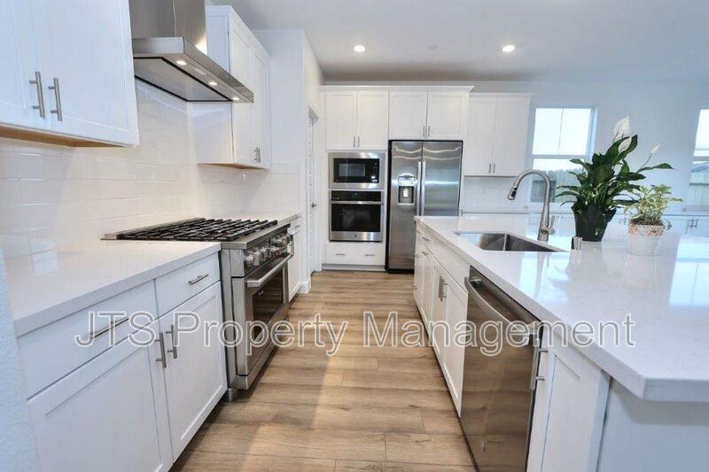 3349 Hedgerow Ct - Photo 4 of 50