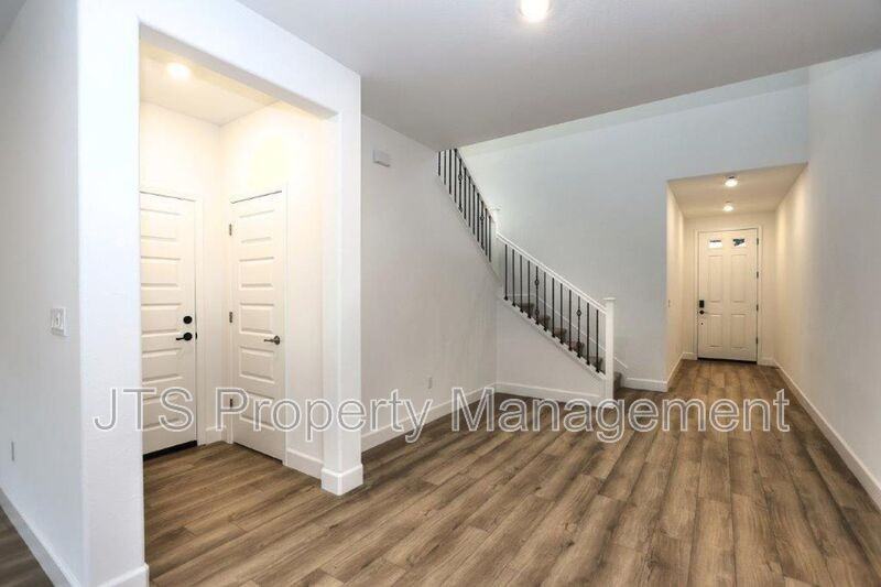 3349 Hedgerow Ct - Photo 5 of 50