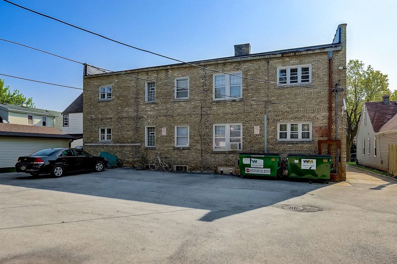 1515 S. 90th Street - Photo 2 of 3