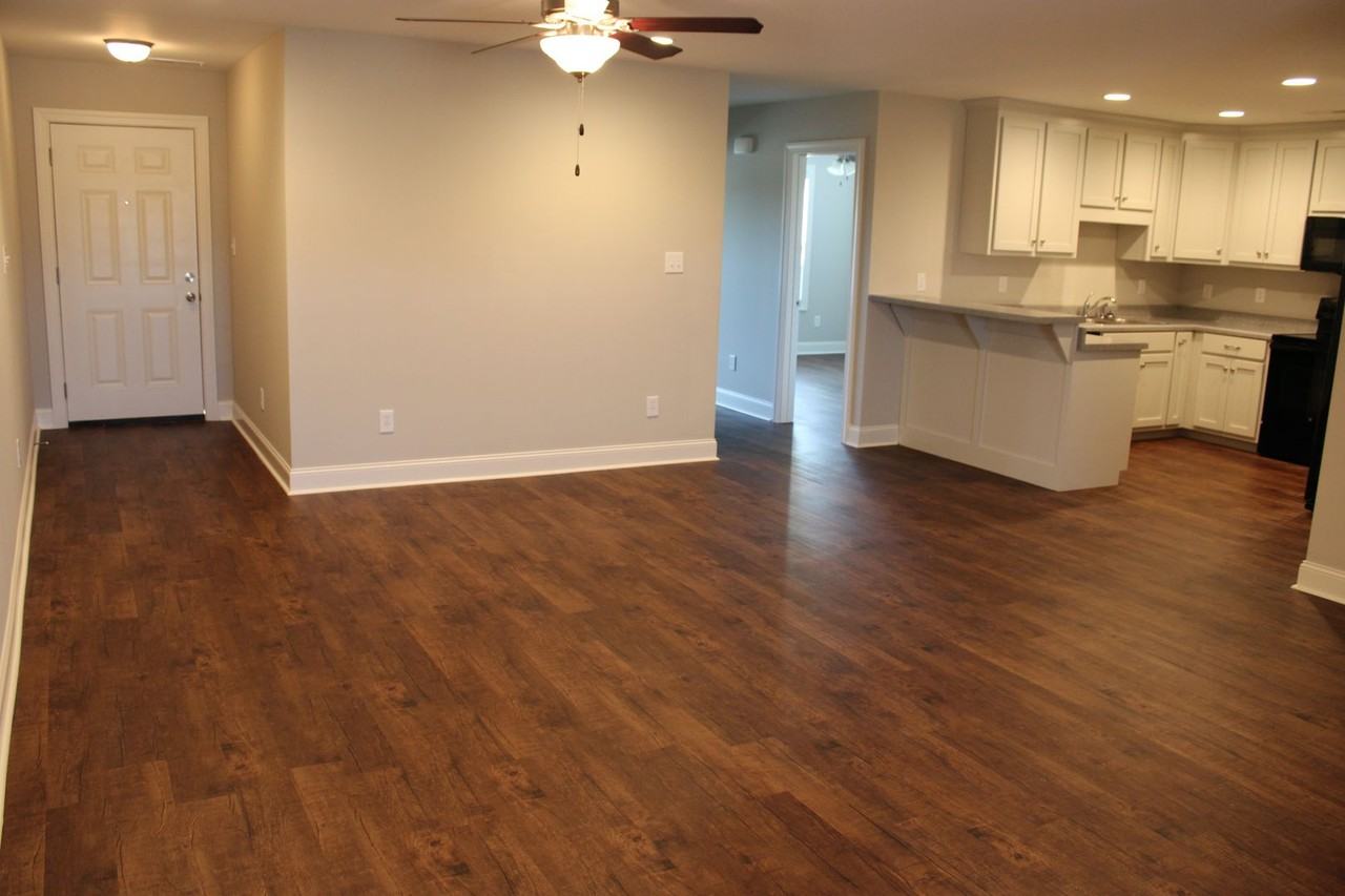 1092 Frazier St - Photo 2 of 11