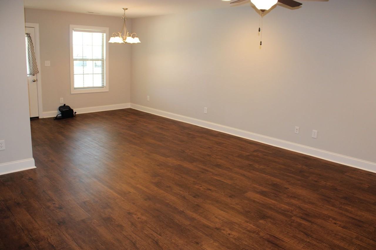 1092 Frazier St - Photo 3 of 11