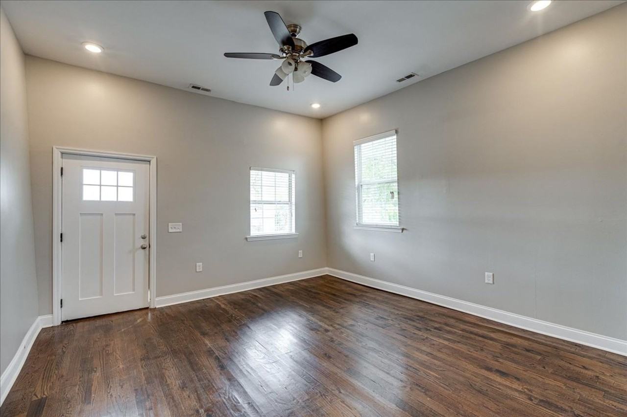 2425 Chamberlain Ave - Photo 3 of 20