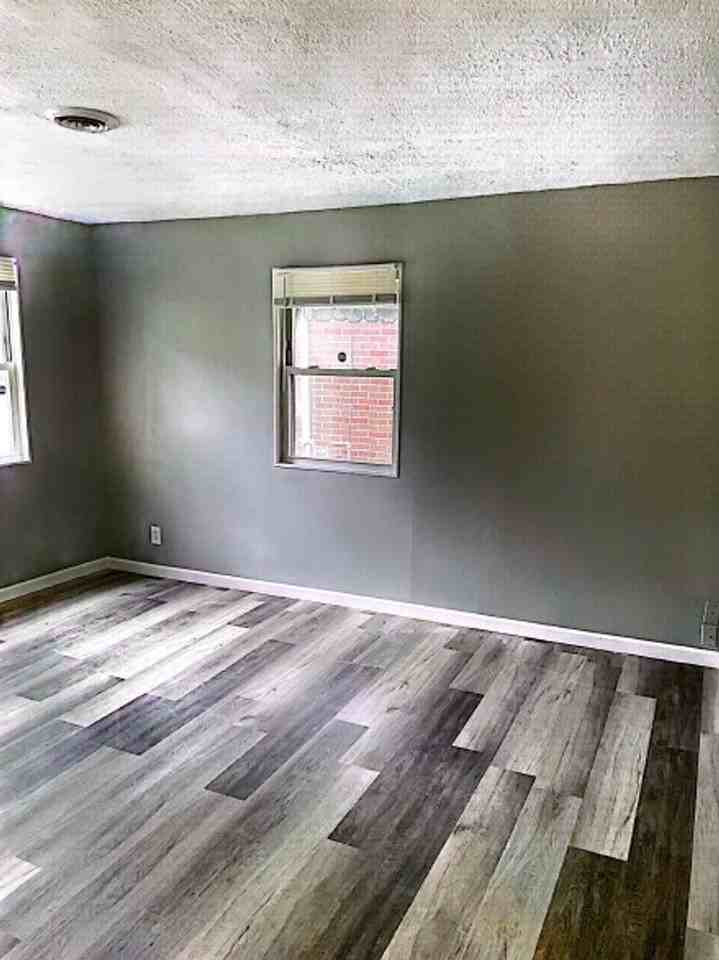 2105 Courtland Ave - Photo 3 of 13