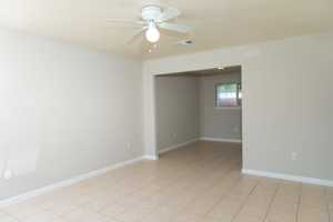 featured image of 815 Cravens St
