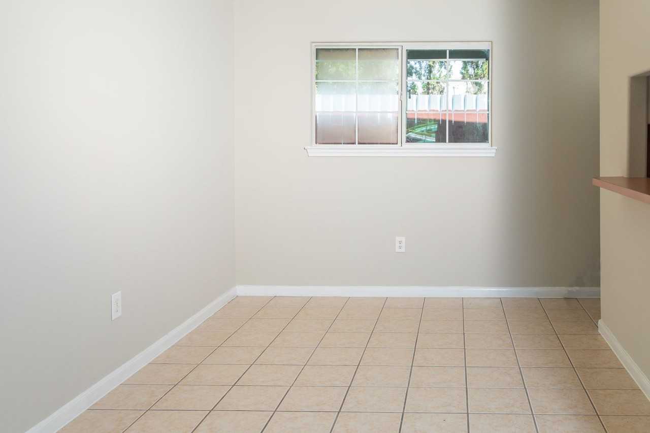 Duplex For Lease - Photo 3 of 47