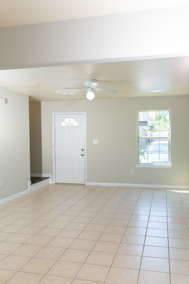 Duplex For Lease - Photo 6 of 47
