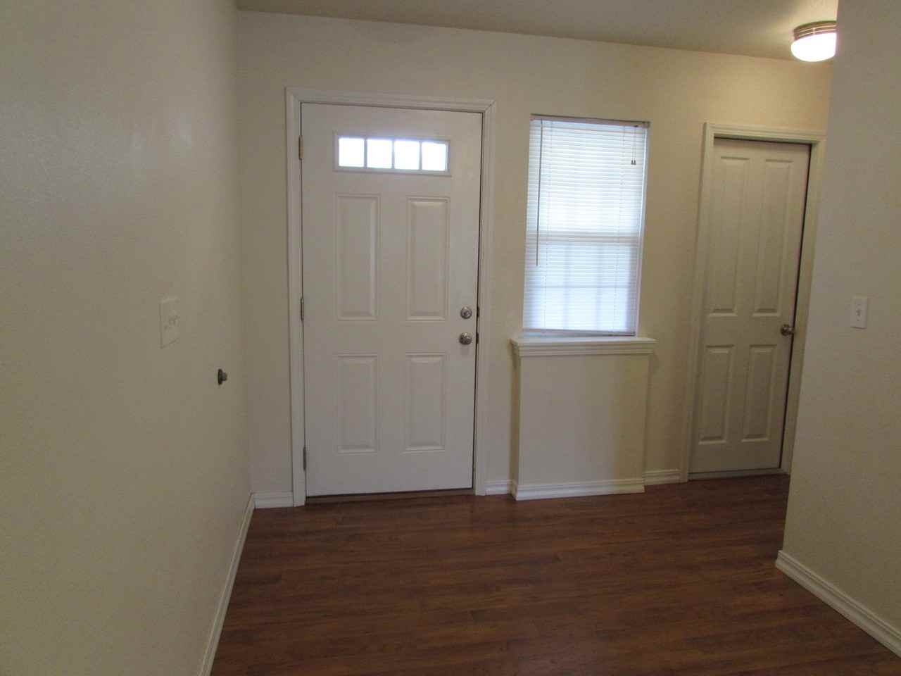 126 Andrews Dr - Photo 2 of 33
