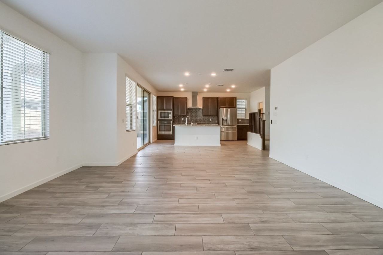 1362 W Crane Dr - Photo 4 of 21