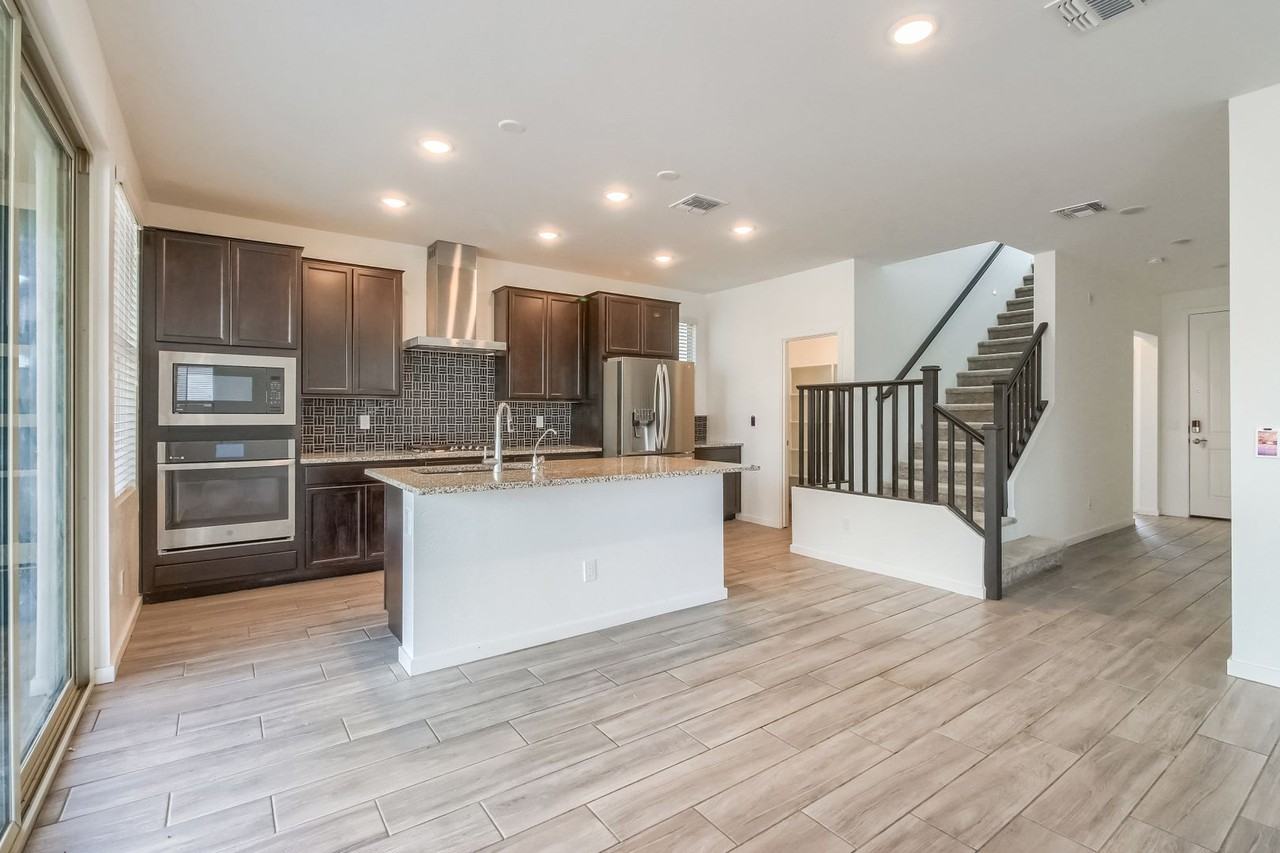 1362 W Crane Dr - Photo 5 of 21