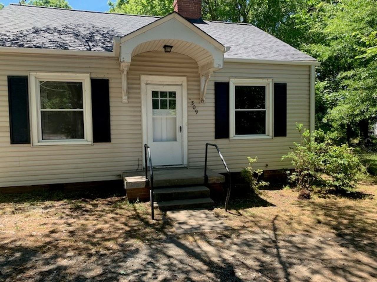 309 Holt Ave - Photo 2 of 12