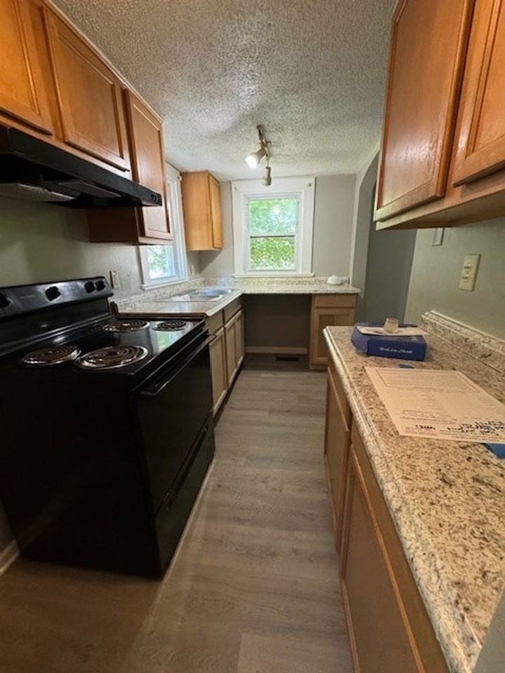 309 Holt Ave - Photo 5 of 12