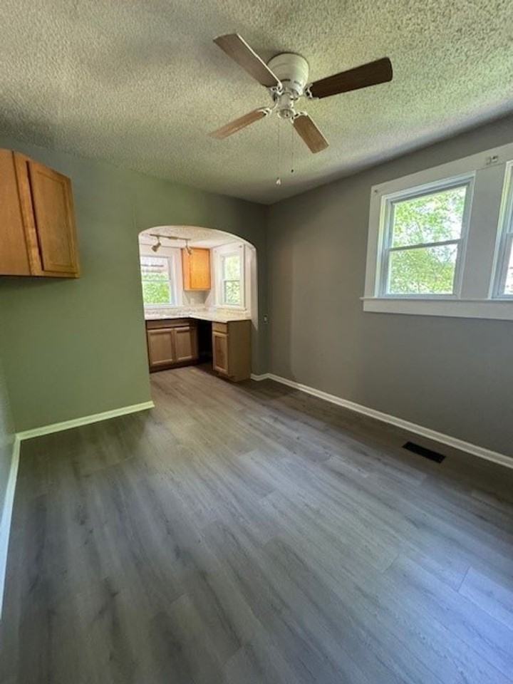 309 Holt Ave - Photo 6 of 12
