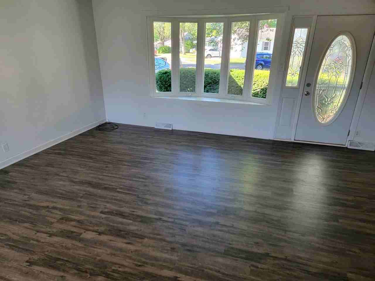 1103 Westview Dr - Photo 3 of 12