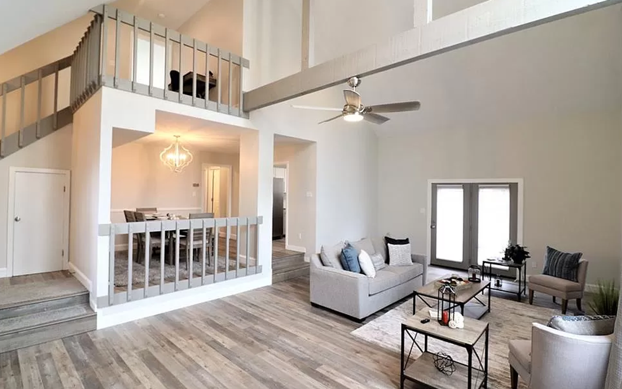 5733 Waterwood Dr - Photo 2 of 18