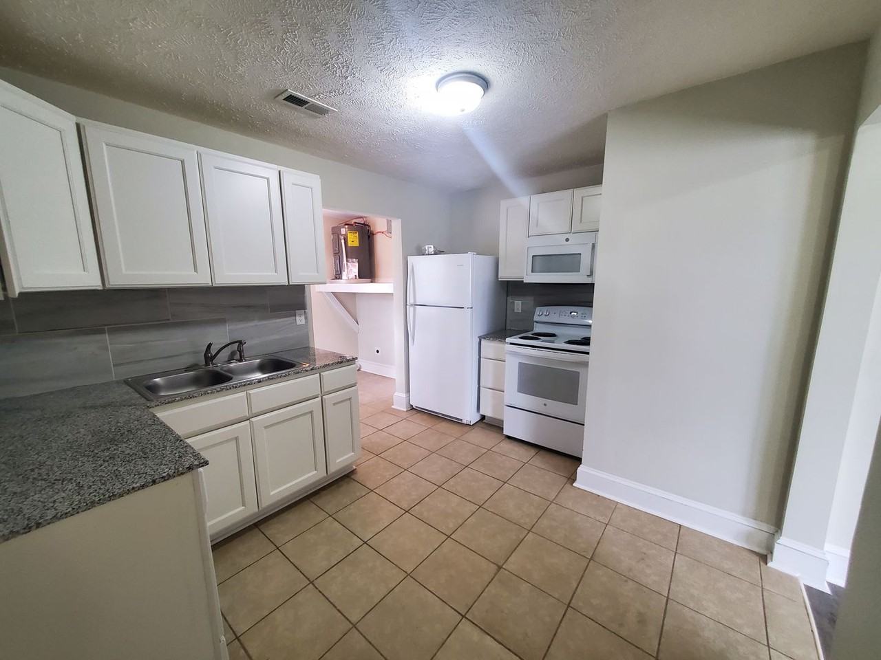 222A Woodrow St - Photo 6 of 17