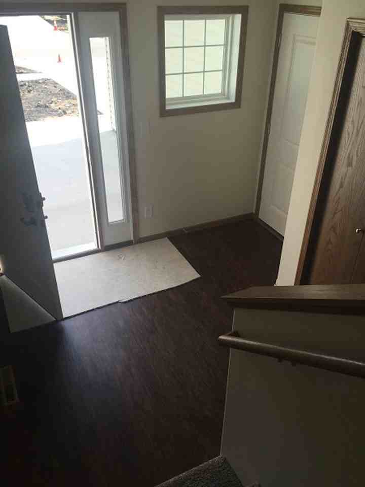 932 Eaglewood Ave W - Photo 3 of 11
