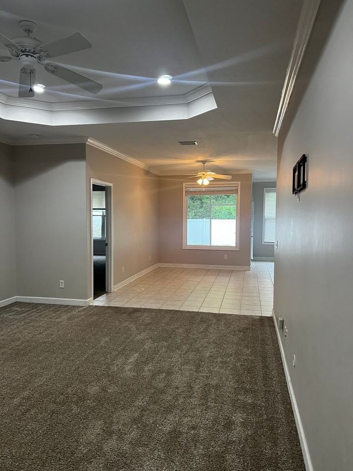 115 Renee Dr - Photo 3 of 21
