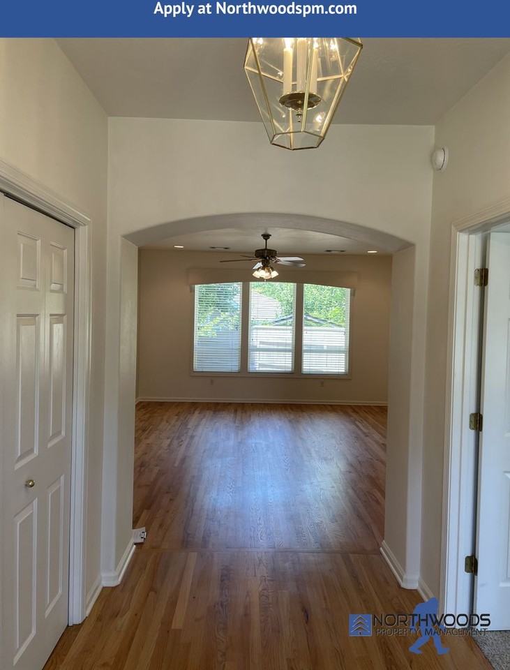 927 Mountain View Dr - Photo 3 of 29