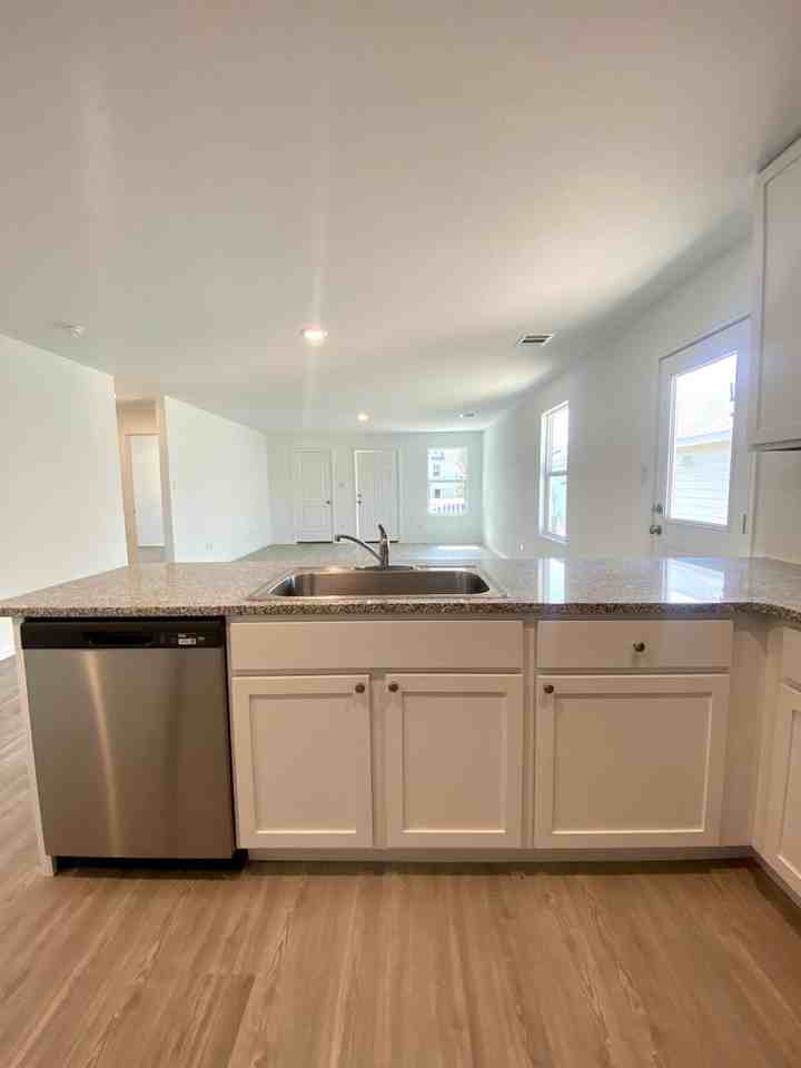 10311 Devon Wheel St - Photo 6 of 17