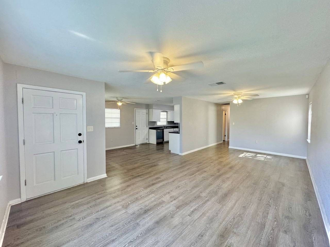 311 Avenue B Se - Photo 2 of 30