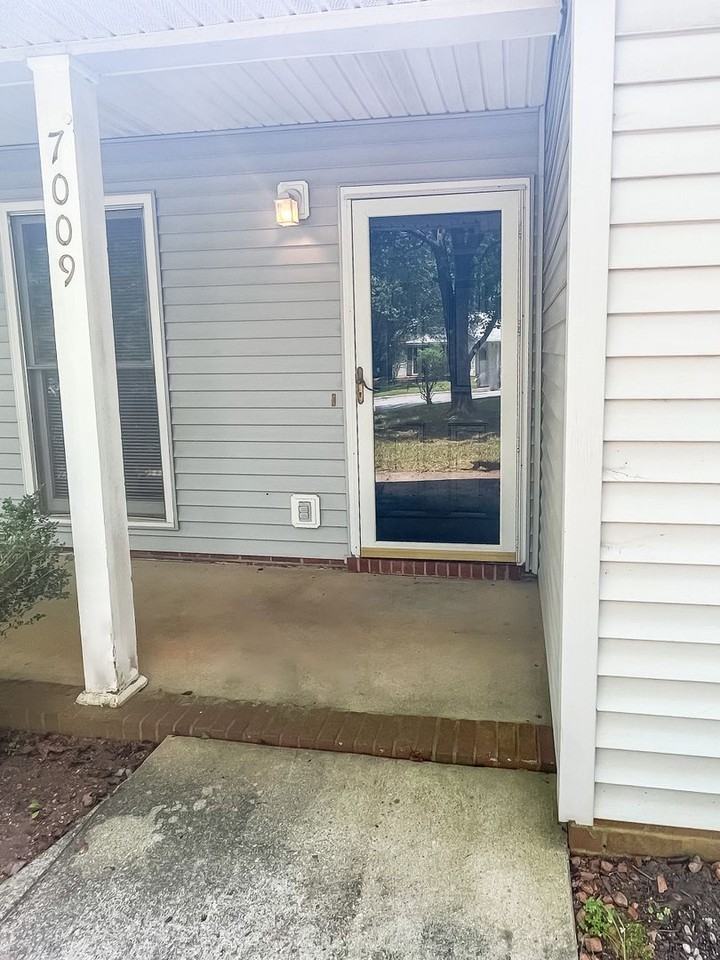 7009 Poplar Grove Trl - Photo 6 of 37