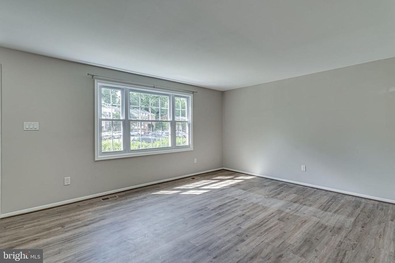 3374 Breckenridge Ct - Photo 3 of 41