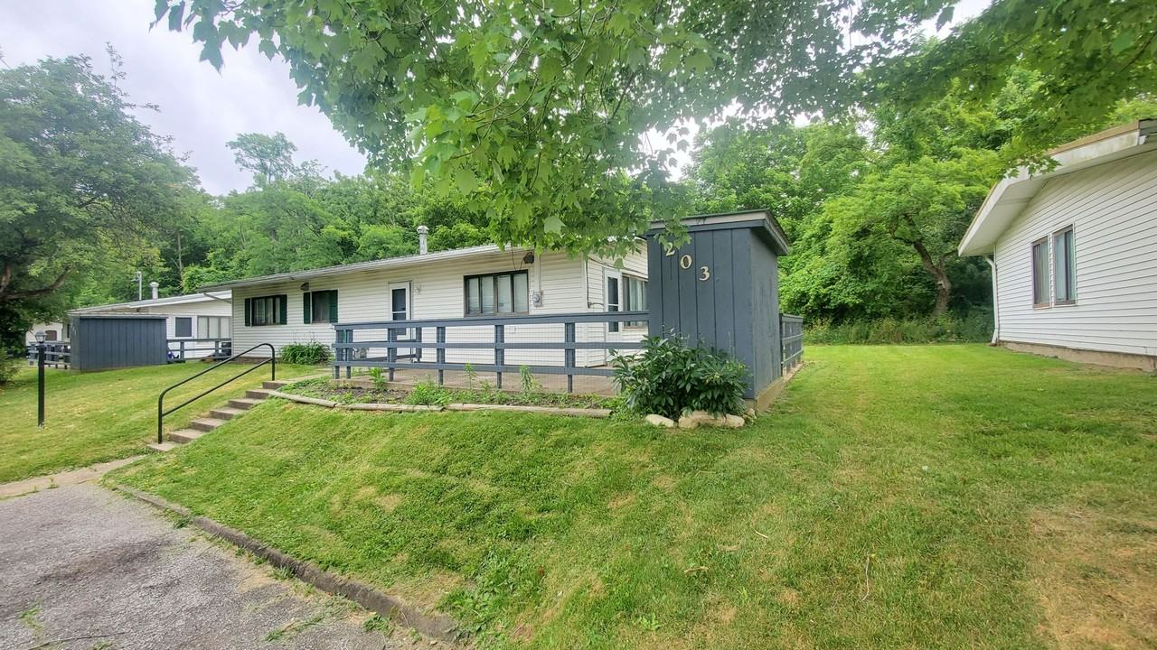 203 Woods Edge - Photo 3 of 29