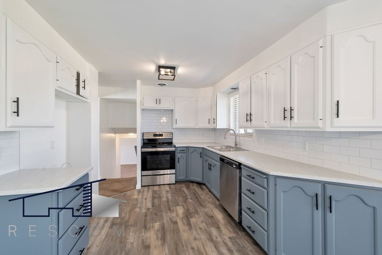 2148 W 4950 S - Photo 3 of 16