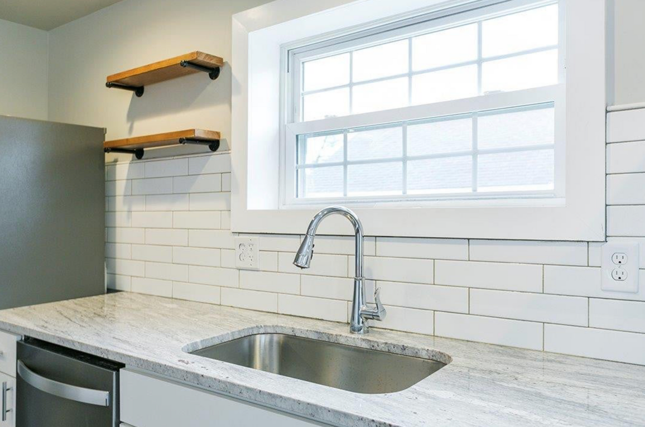 369 Preston Ave - Photo 2 of 16