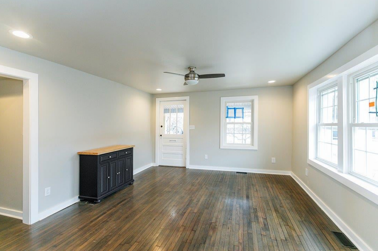369 Preston Ave - Photo 4 of 16