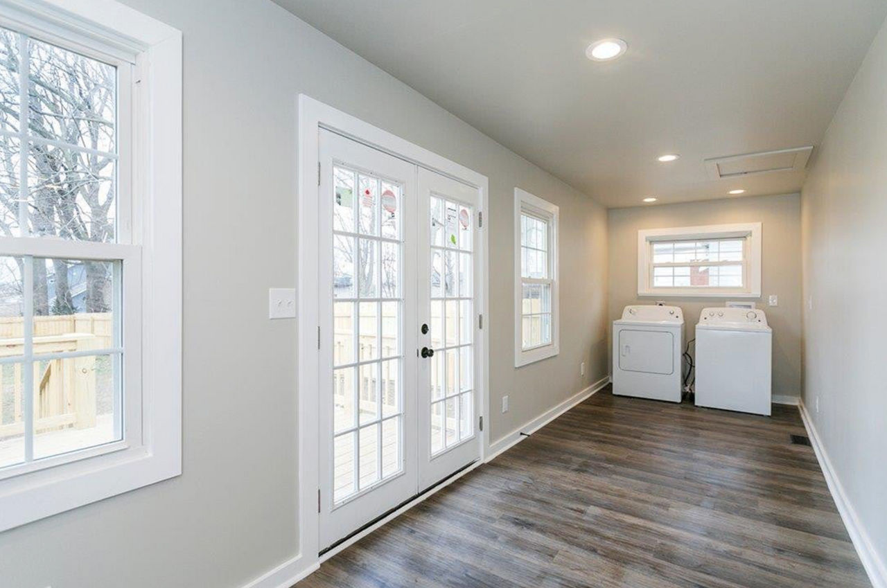 369 Preston Ave - Photo 6 of 16