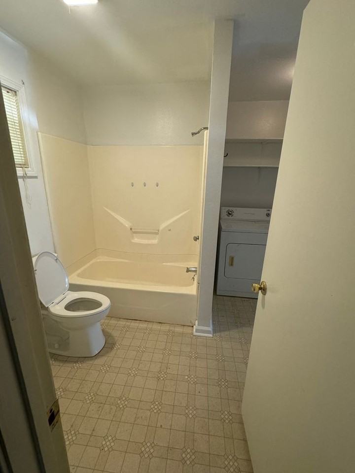 177 Riverland Dr - Photo 3 of 7