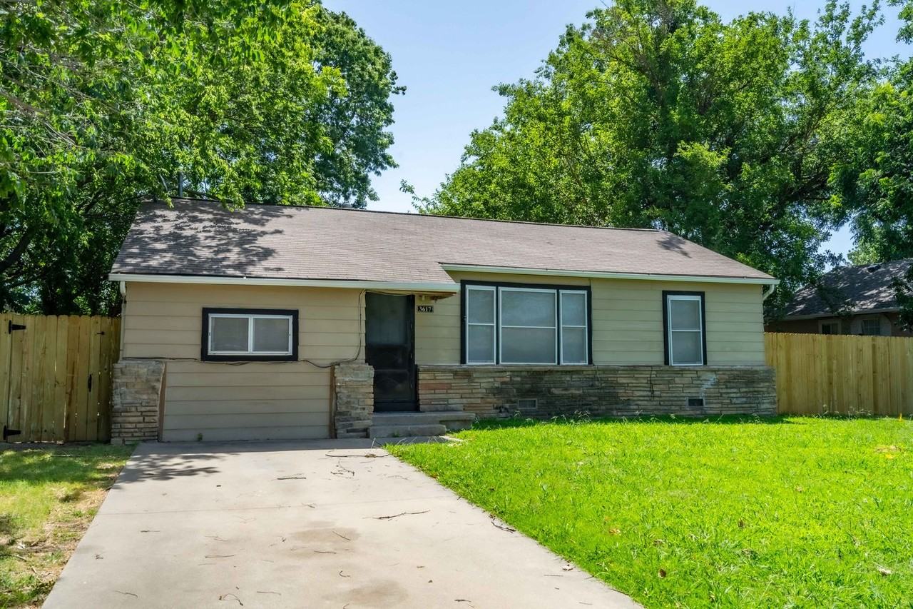 3617 S Indianapolis Ave - Photo 2 of 14