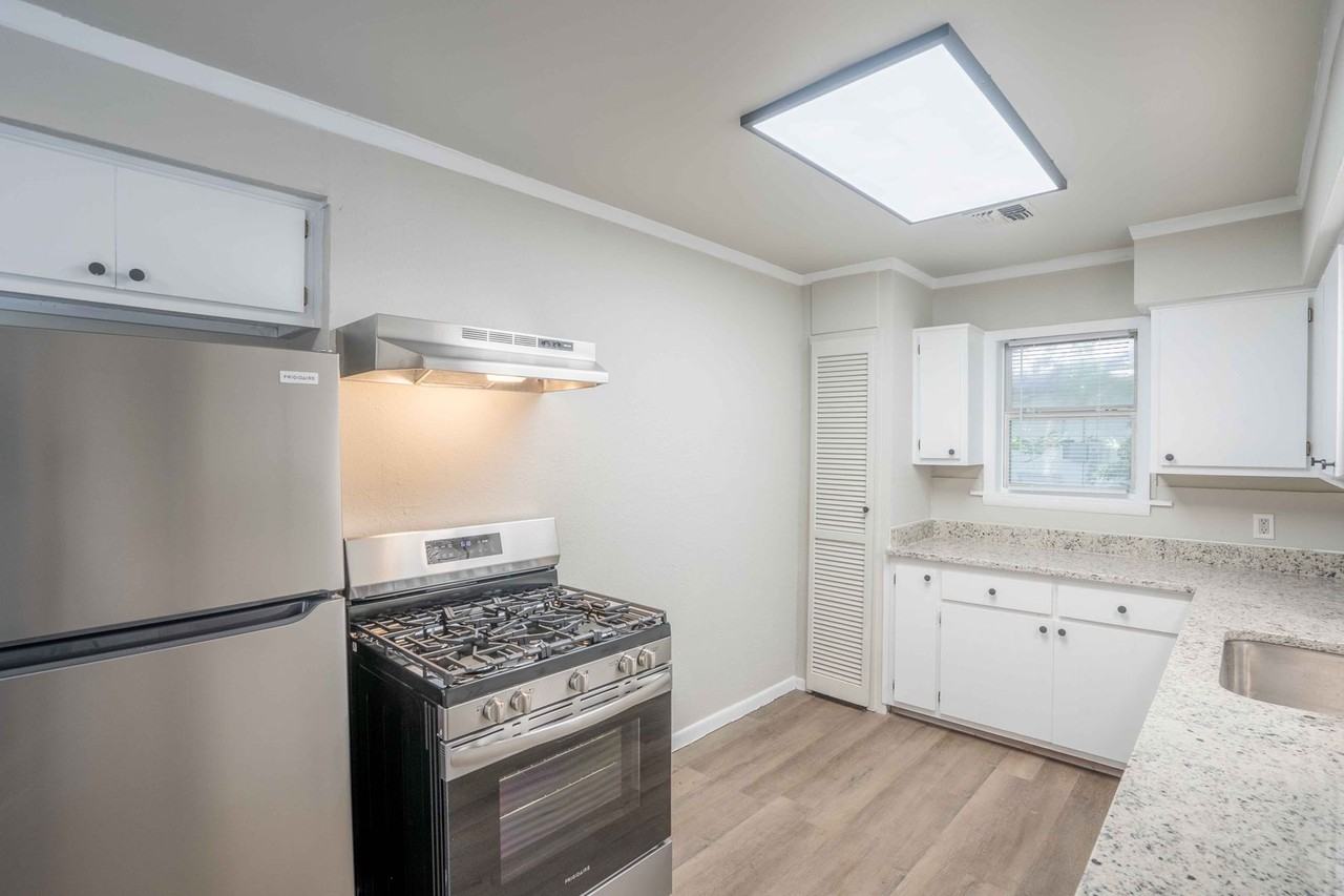 3617 S Indianapolis Ave - Photo 7 of 14