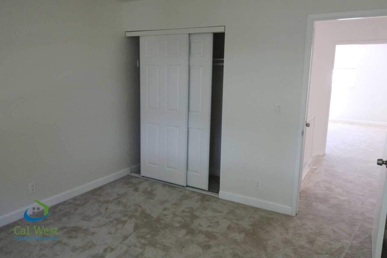 7102 Indian Wells Ct - Photo 5 of 15