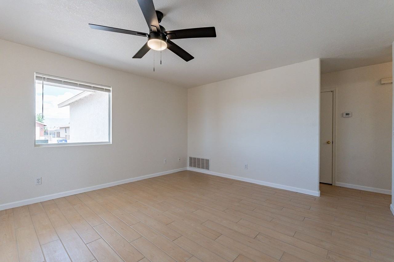 9746 E Sascha St - Photo 5 of 42