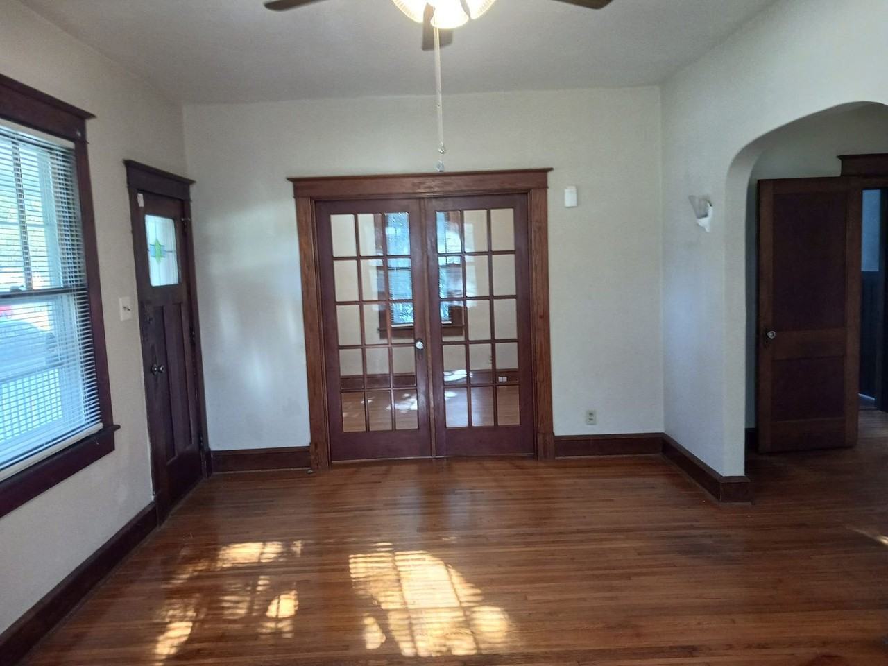 305 Old Point Ave - Photo 3 of 19