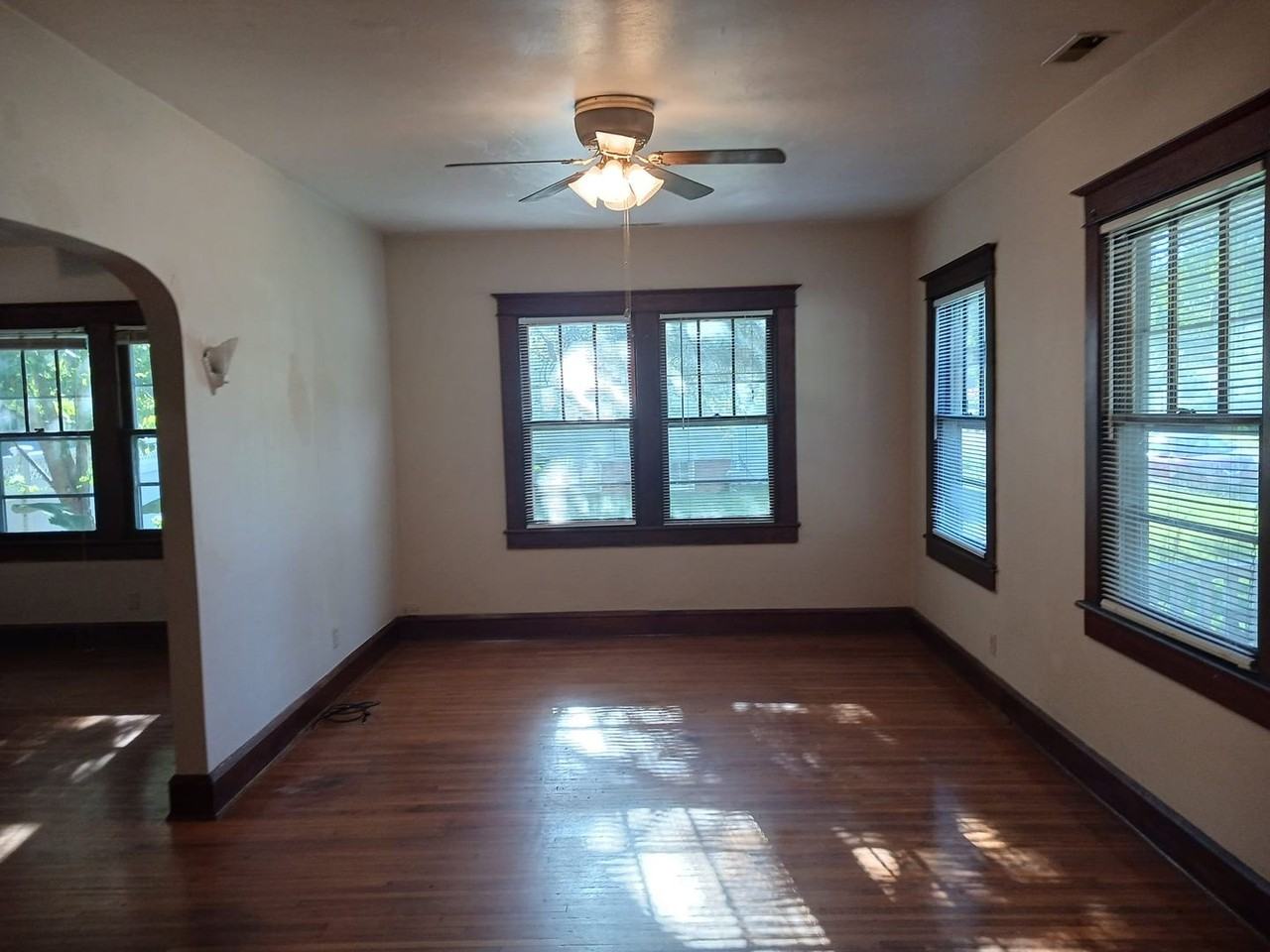 305 Old Point Ave - Photo 4 of 19