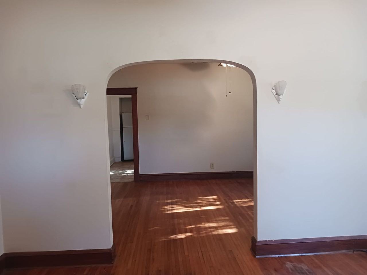 305 Old Point Ave - Photo 5 of 19