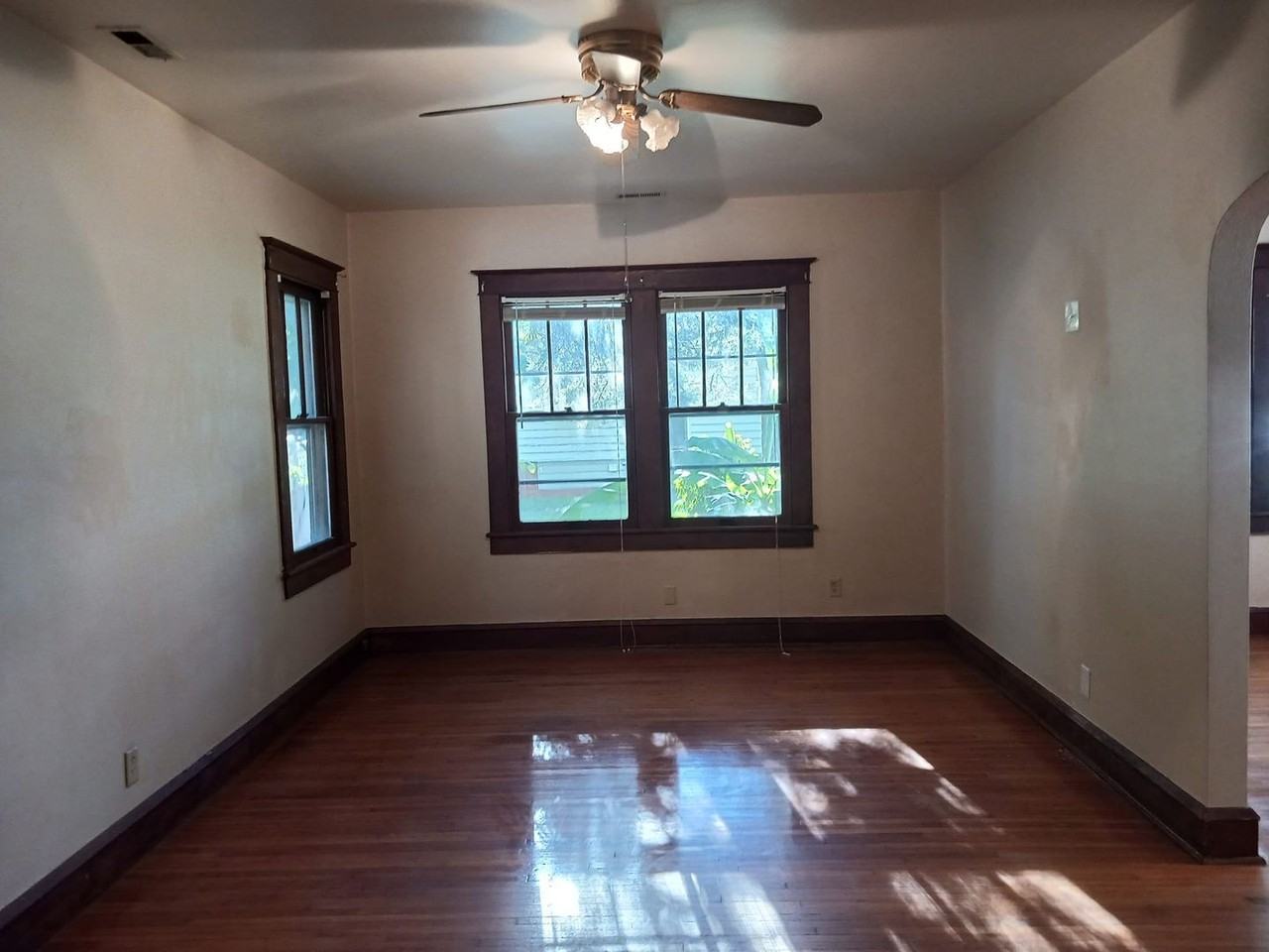 305 Old Point Ave - Photo 6 of 19