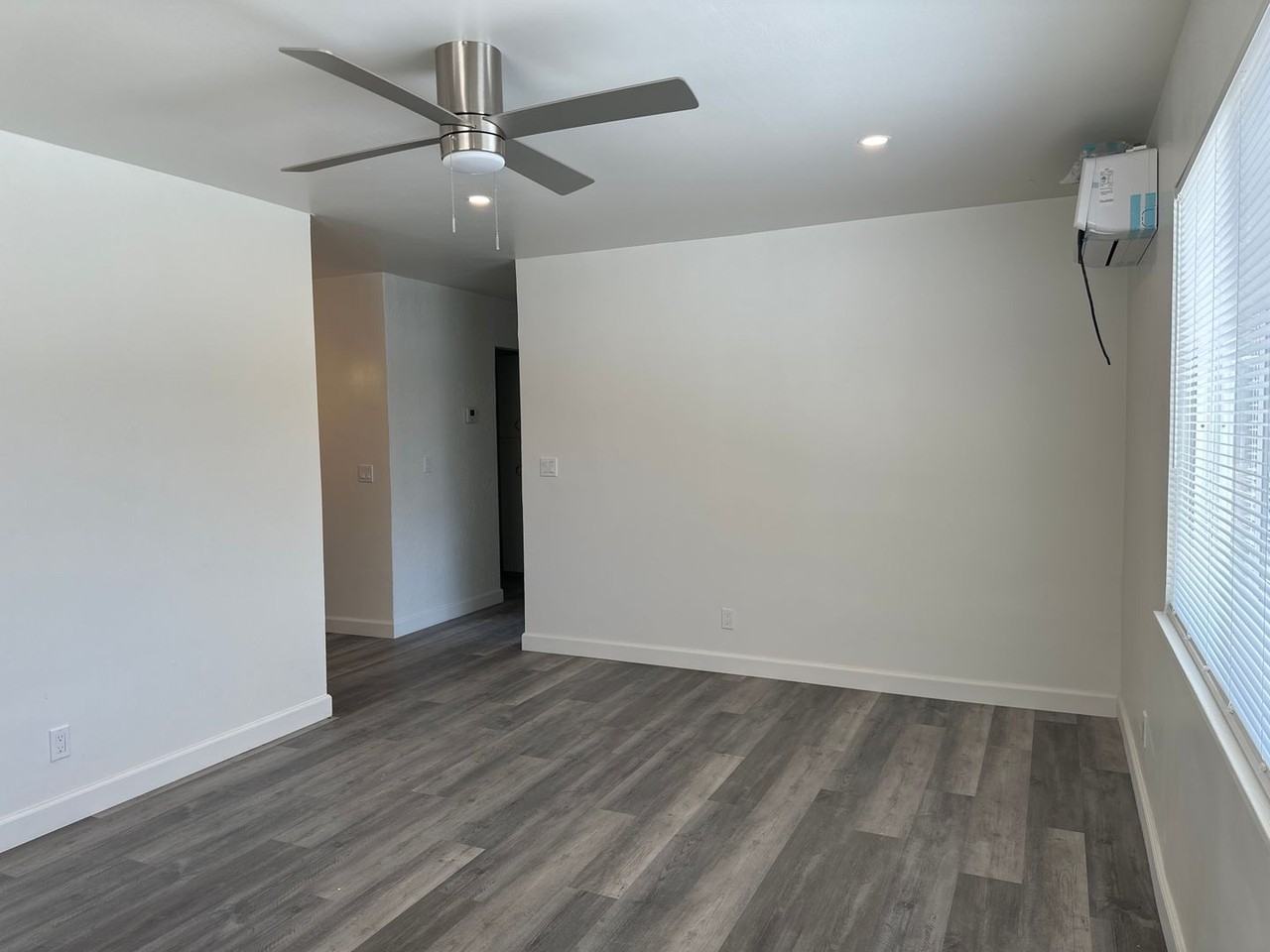 796 Moran St - Photo 2 of 19