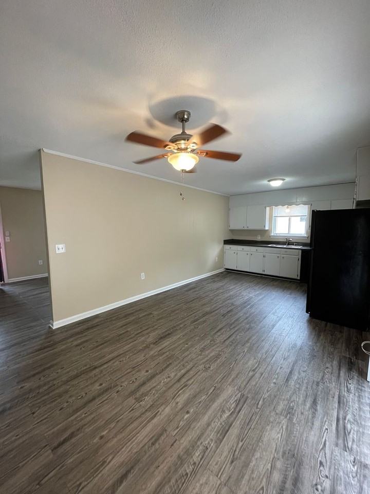 6005 Hillcrest Dr - Photo 6 of 17